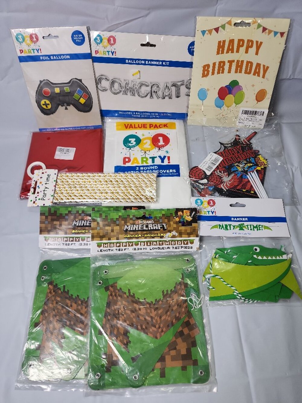 Party Supplies Mixed Lot Mine Craft Balloons Banners Straws Tablecloth Lot Of 10